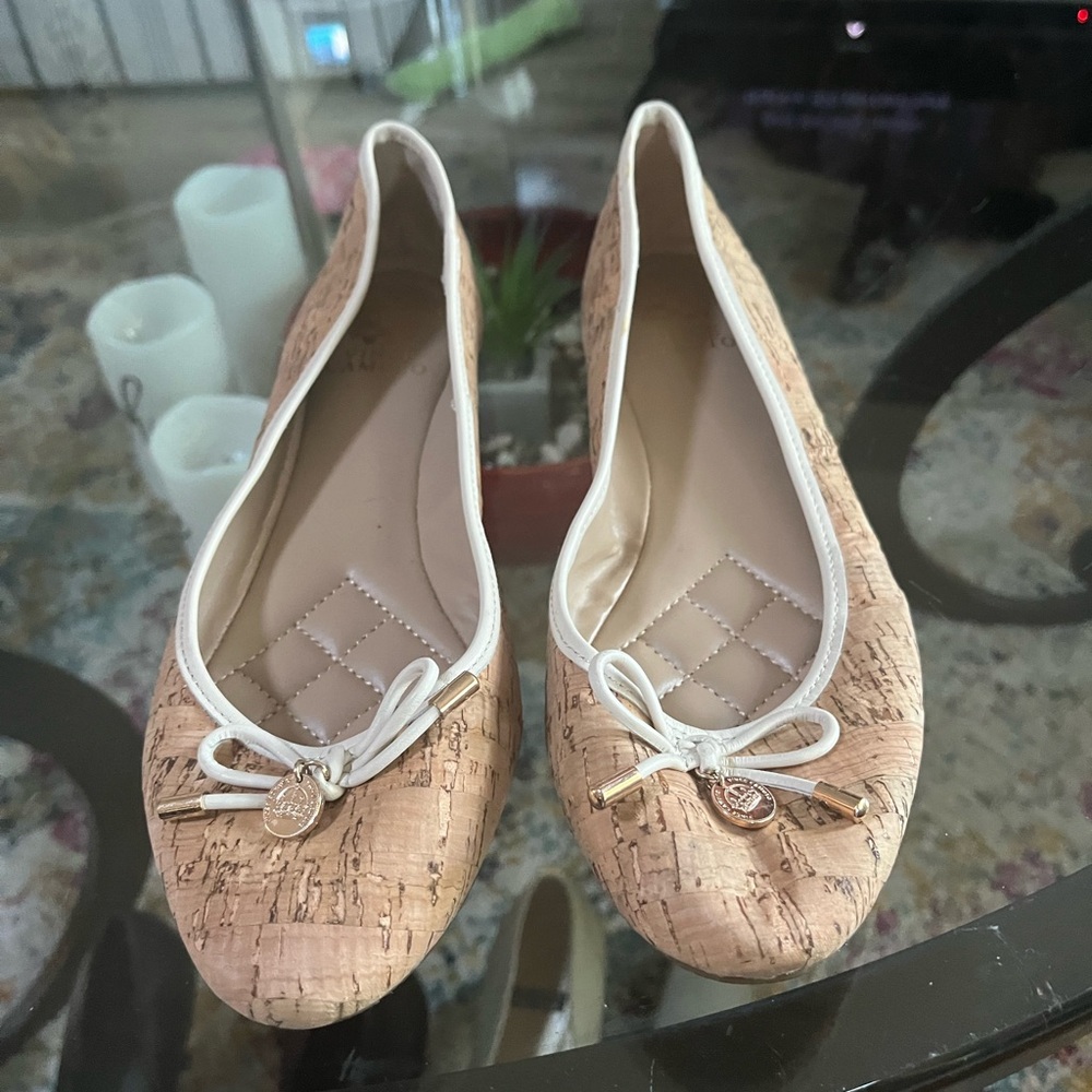 Vince Camuto Cork Ballet Flat Style Shoes Size 9 1/2